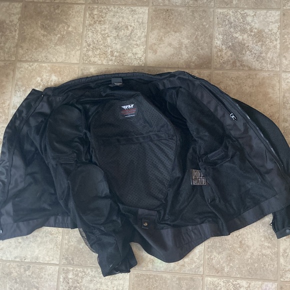 Fly mesh padded riding jacket with waterproof zip in liner - Picture 3 of 5